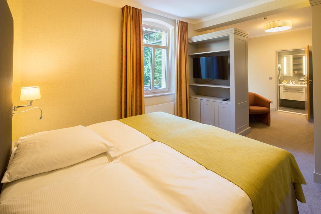 Parkhotel Gueldene Berge Weißenfels Extérieur photo